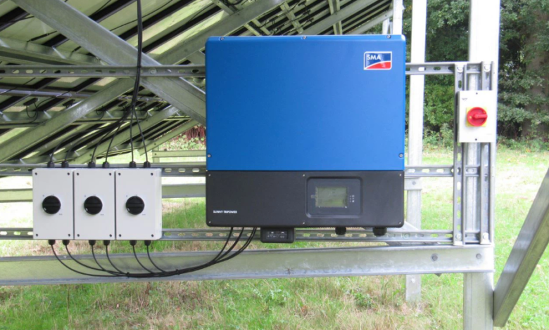 How does an energy storage inverter work?